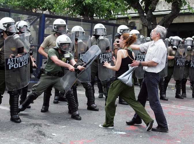 Policja broni rządowych budynków