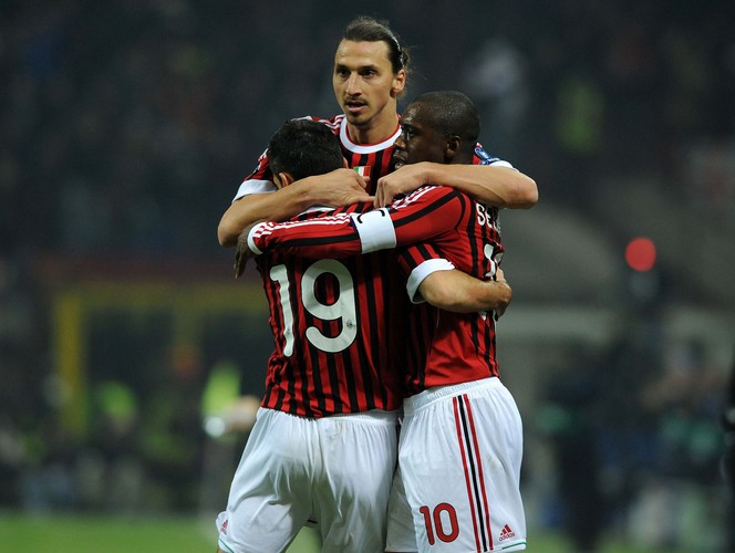Zlatan Ibrahimović, Gianluca Zambrotta i Clarence Seedorf w meczu AC Milan - FC Barcelona z 23.11.2011