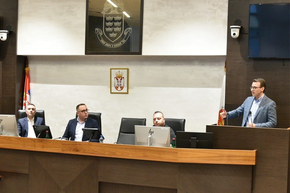 Petković interno raseljenim licima: "Glas za Srpsku listu je glas za opstanak Srba na KiM" (FOTO)