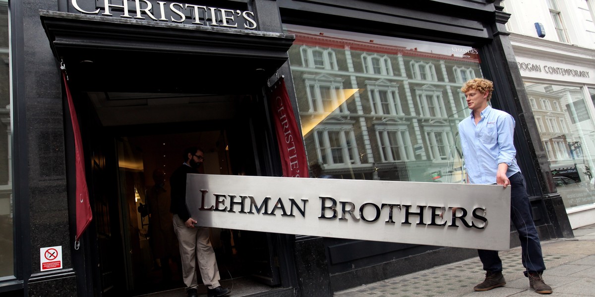 Po upadku banku Lehman Brothers na aukcję wystawiono nawet szyldy