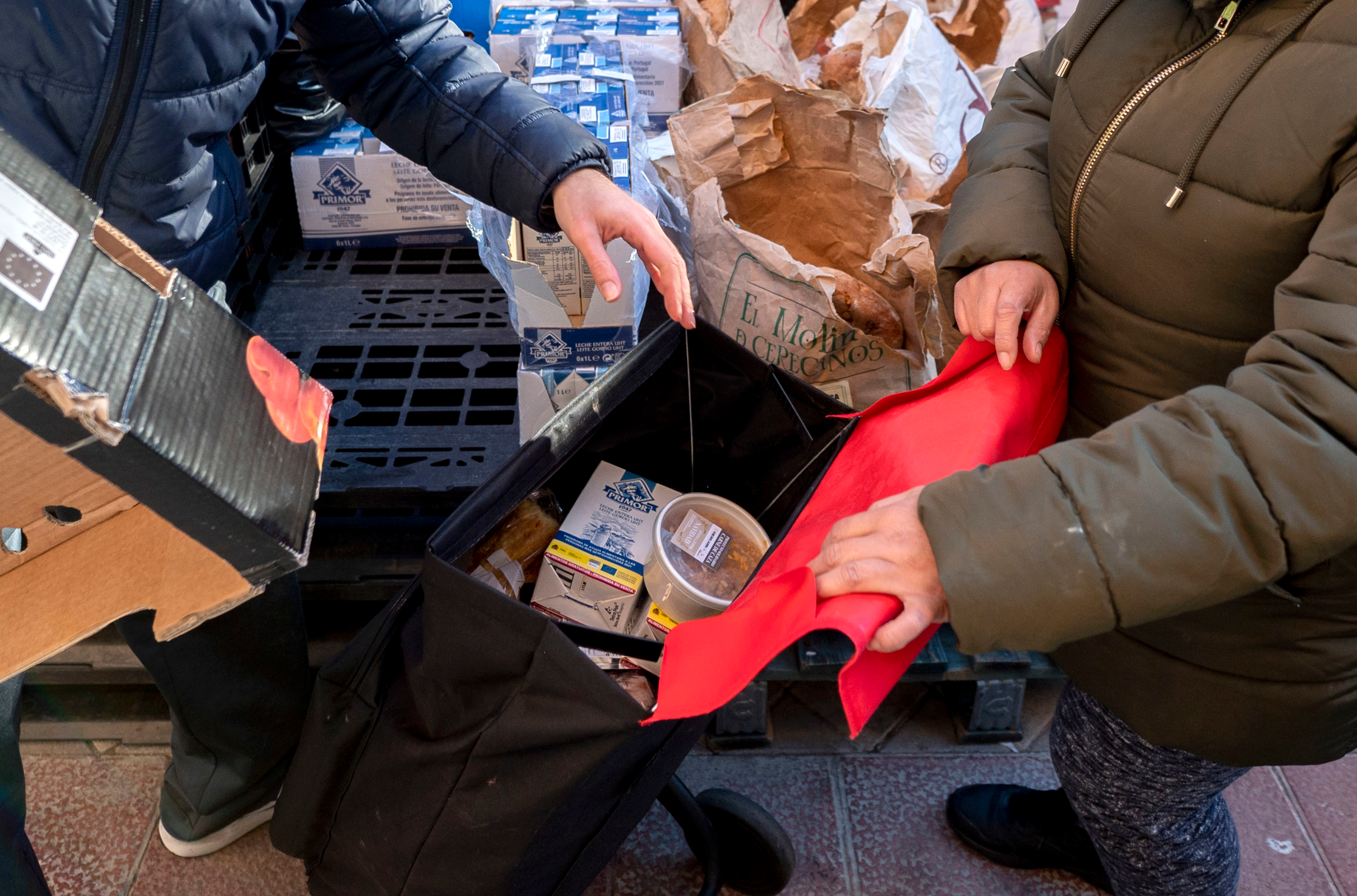 Casi el 94% de pobres sin ayudas autonómicas: Madrid recorta un 95%