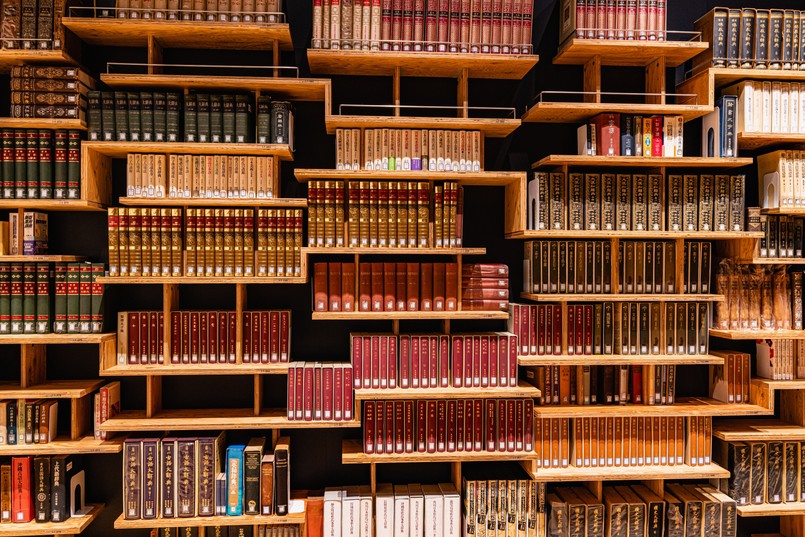 QUIZ z lektur szkolnych. Pamiętasz, kto to napisał?