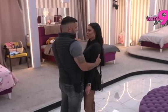 "SMEĆE JEDNO LAŽLJIVO" Raskinuli Maja Marinković i Asmin, ona jeca u Eliti 9, priznala da je na lekovima: "Pričaš kao Stanija"