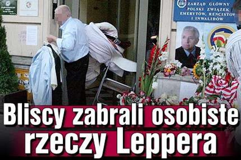 Bliscy zabierają rzeczy Leppera 