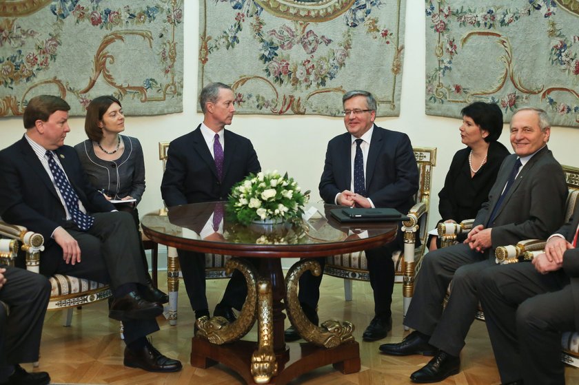 Premier Donald Tusk (L) i premier Rosji Władimir Putin (P)