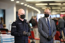 Ruszyły szczepienia służb mundurowych. Kto pierwszym zaszczepionym funkcjonariuszem?