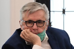 Nie było Listy Przebojów Trójki. Ale wygrał ją... Kazik