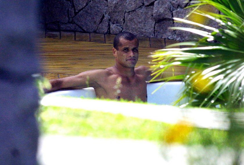 Rivaldo sprzedaje klub!