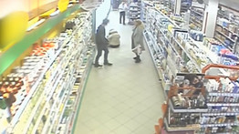 Megrázó videó: így húzta végig az üzletben élettársát az agresszív győri férfi