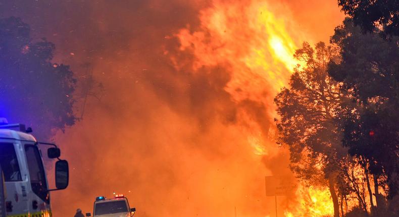 Three people missing, 100 homes destroyed by Western Australia bushfire