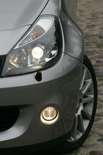 18.08.2006 Warszawa samochod Renault Clio RS model 2006Fot.Piotr Kowalczyk