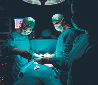 Karuzela z lekarzami. W szpitalach problemem jest nieustanna rotacja pracowników