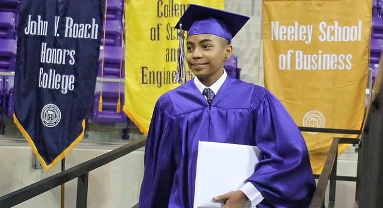 14-year-old becomes youngest graduate from US University