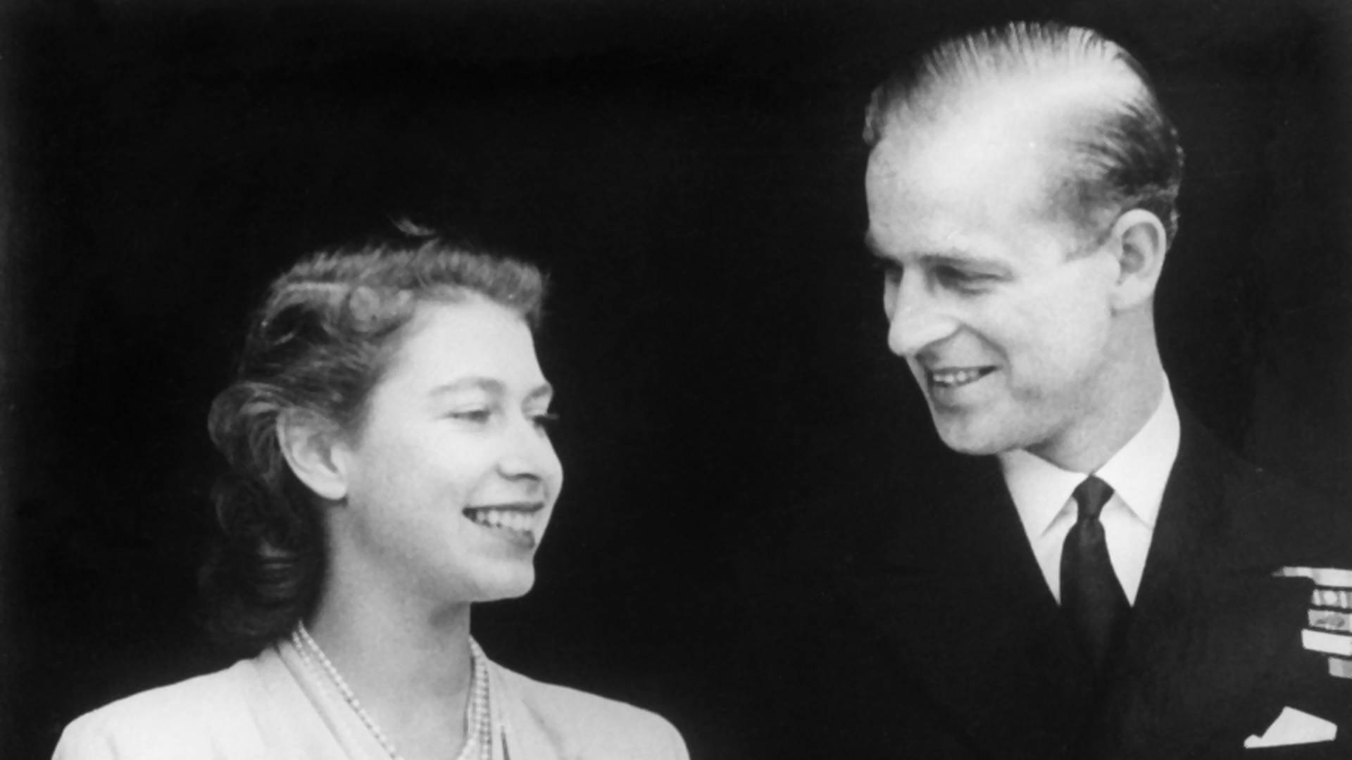 Zvao ju je kobasica i zbog nje je ostavio pušenje: kraljica Elizabeta i princ Filip su imali tajnu zbog koje im je brak opstao duže od 70 godina
