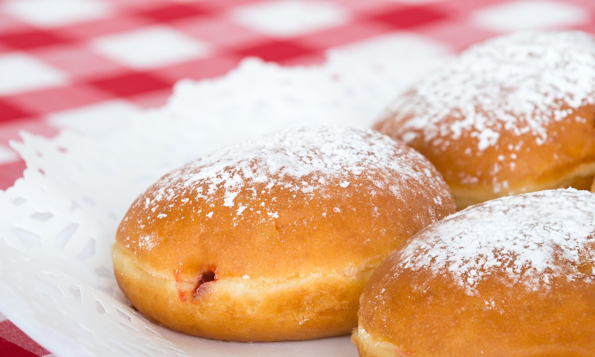 W tłusty czwartek żywisz się tylko pączkami? Dietetyczka mówi wprost