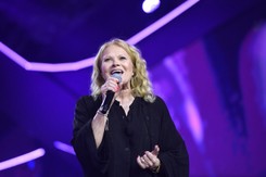 'Dmuchawce, latawce, wiatr' – czy to naprawdę piosenka o łące?