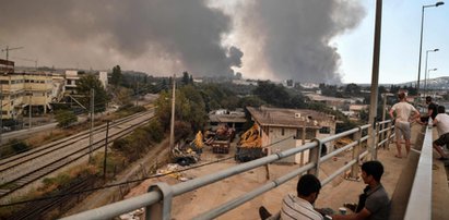 Ogromny pożar w pobliżu Aten. Mieszkańcom zalecono pozostanie w domach