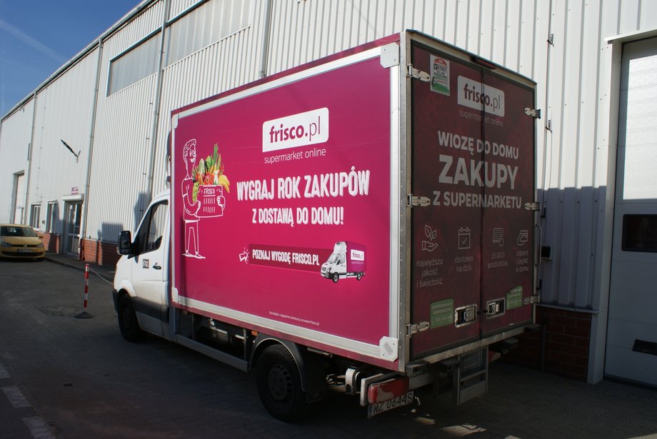 We flocie Frisco znajduje się obecnie 36 vanów, które są przystosowane także do transportu produktów mrożonych. Dziennie Frisco Vany pokonują trasę 150 km.