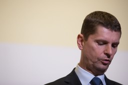 Piontkowski: Niedopuszczalne jest adoptowanie dzieci przez związki partnerskie