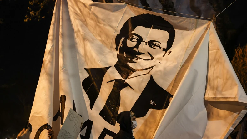 Transparent sa likom Ekrema Imamoglua | Foto: Reuters