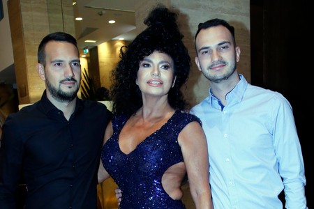 Lidija Vukićević sa sinovima