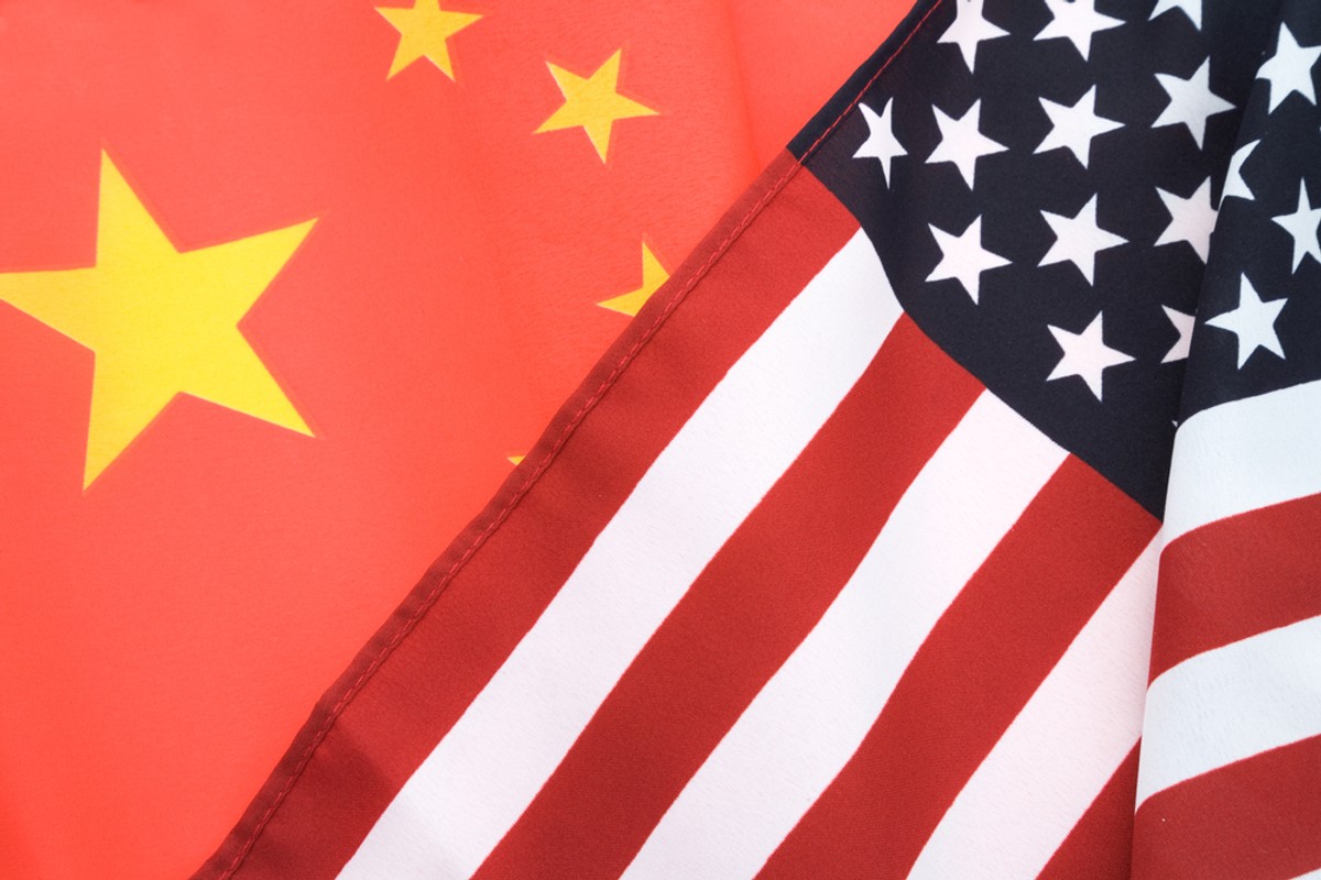 Flagi Chin i USA, fot. Feng Yu