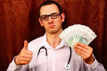 O takiej pensji minimalnej inne zawody mogą tylko pomarzyć. GUS ujawnia dane z ochrony zdrowia