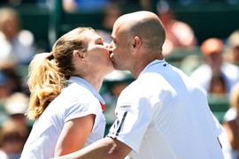 Srbima je 32 godine NAJOMRAŽENIJA teniserka, on je voli KAO BOGA: Zavodio ju je, pa se OD MUKE OŽENIO DRUGOM, a onda je dočekao svojih 5 minuta i zajedno su već DVE I PO DECENIJE