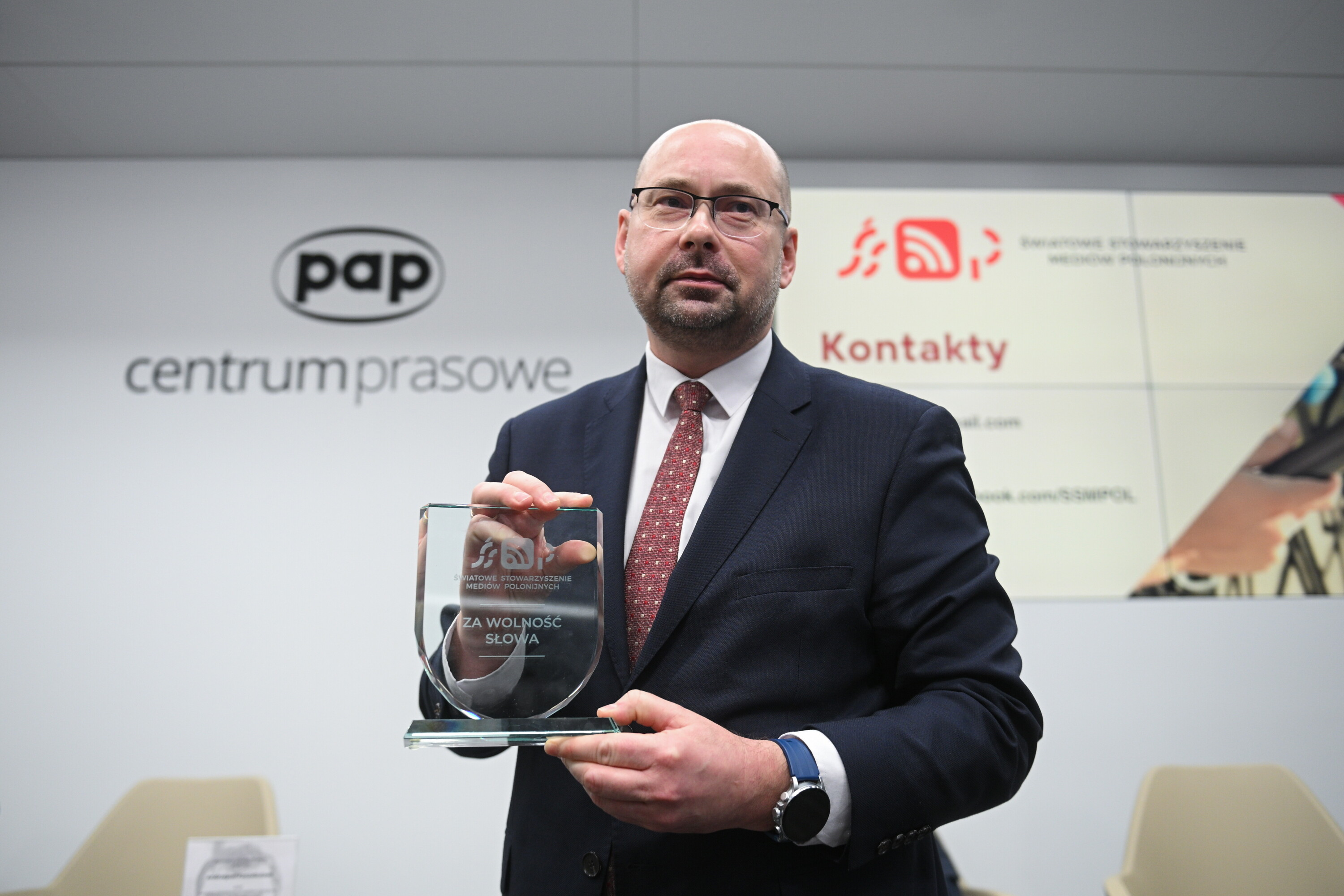 Nagroda dla więzionego Poczobuta trafi do PAP. Czeka na jego wolność