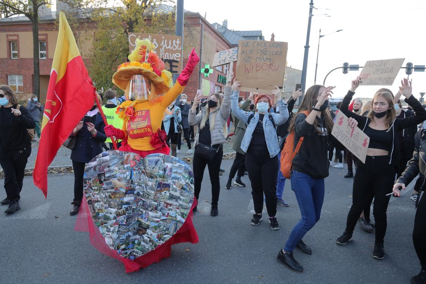 W Łodzi trwa największa manifestacja w Polsce