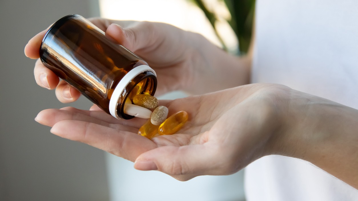 Aj pri užívaní výživových doplnkov treba dávať pozor (ilustračné foto).