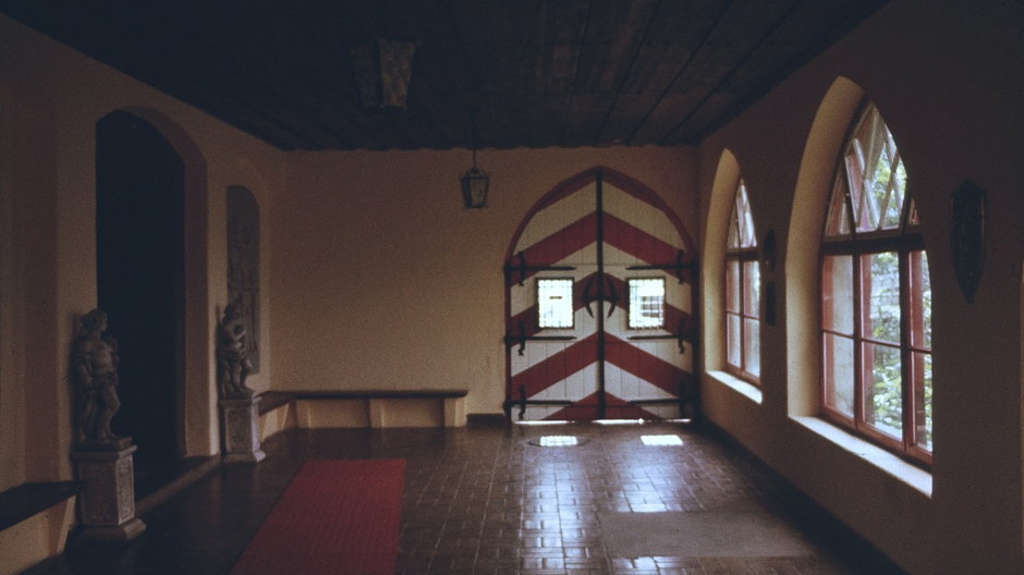 Jedna z sal zamku Itter, 1979 r.