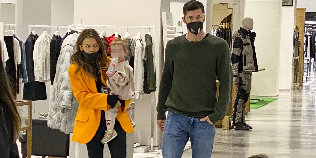 Robert Lewandowski i Anna Lewandowska na zakupach. Wybrali najdroższy sklep!