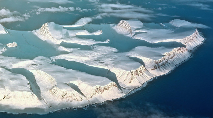 Leszakadt egy hatalmas jéghegy a az Antarktisz Brunt-selfjegéről közel a brit antarktiszi kutatóállomásához /Illusztráció: Pixabay