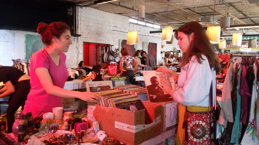 Dea je na ovoj tezgi pronašla i pazarila nekoliko omiljenih ploča