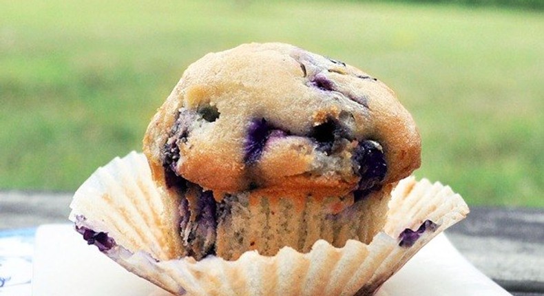 vegan-blueberry-muffin