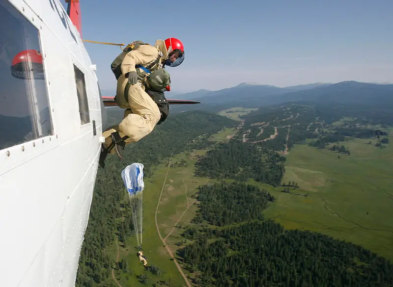 Pożarnicze oddziały specjalne: smokejumpers