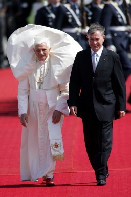 GERMANY-WYD-POPE-KOEHLER-ARRIVAL