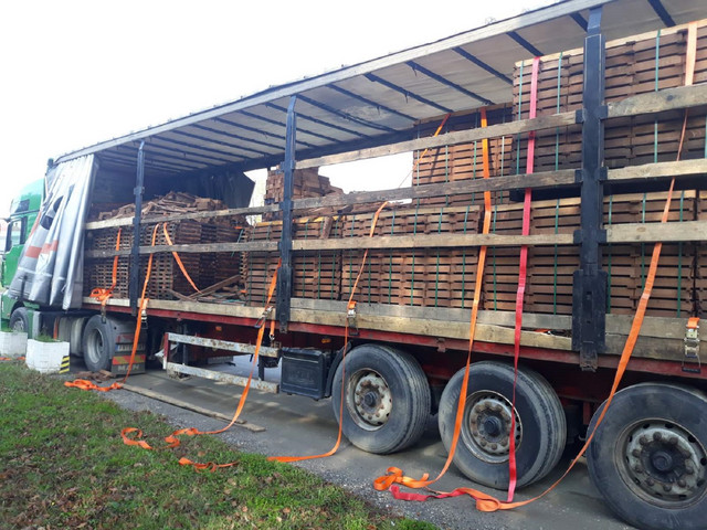 A truck was carrying drugs in addition to the parquet slats