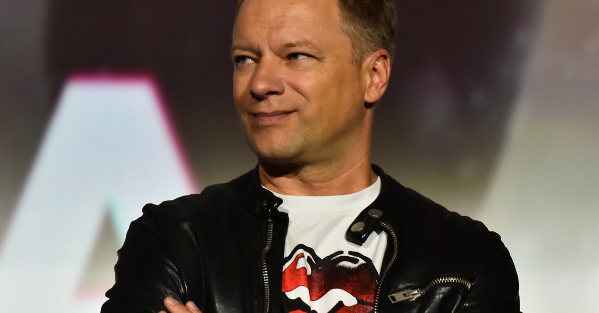 Maciej Stuhr Suddenly Appears on Orły