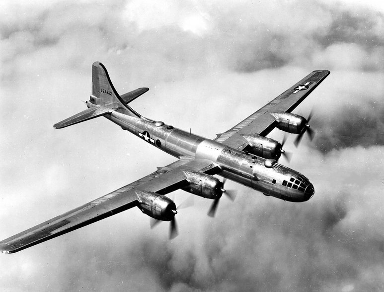 Boeing B-29 Superfortress to samolot, który wykorzystano do zrzucenia obu bomb atomowych