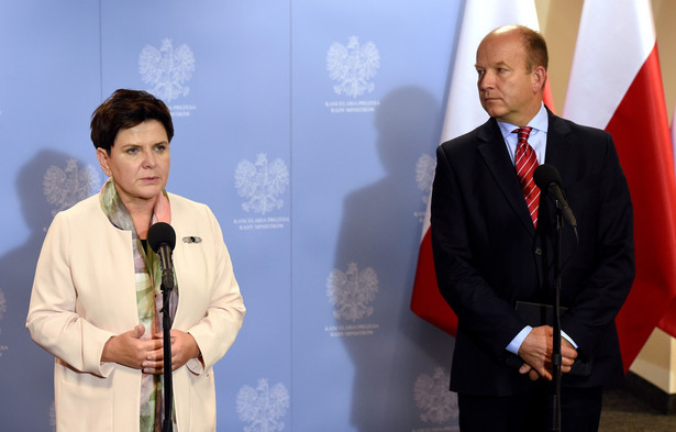 Premier Beata Szydło oraz minister zdrowia Konstanty Radziwiłł
