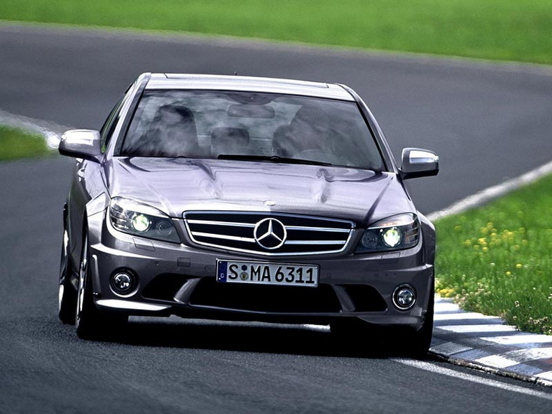 Nowy Mercedes-Benz C 63 AMG – czy trzeba mówić coś więcej?