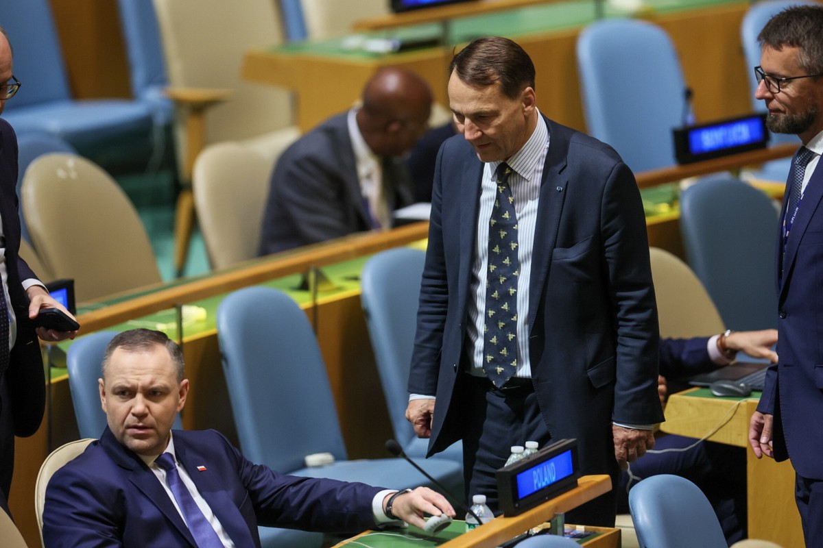 Karol Nawrocki, Radosław Sikorski, Michał Miarka