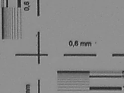 Ogniskowa 105 mm, przysłona F/4,7, środek zdjęcia