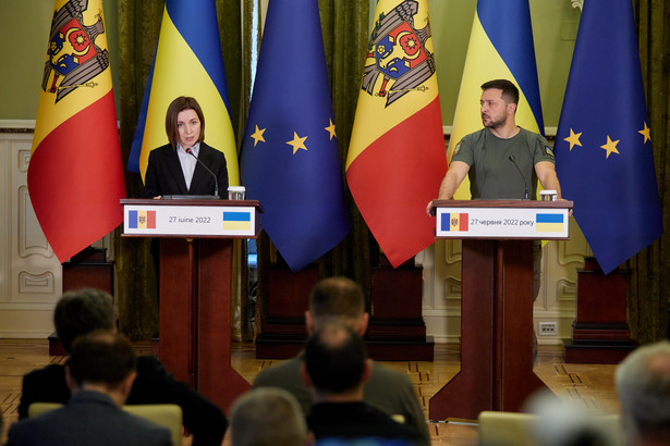 Maia Sandu (prezydentka Mołdawii) i Wołodymyr Zełenski (prezydent Ukrainy).