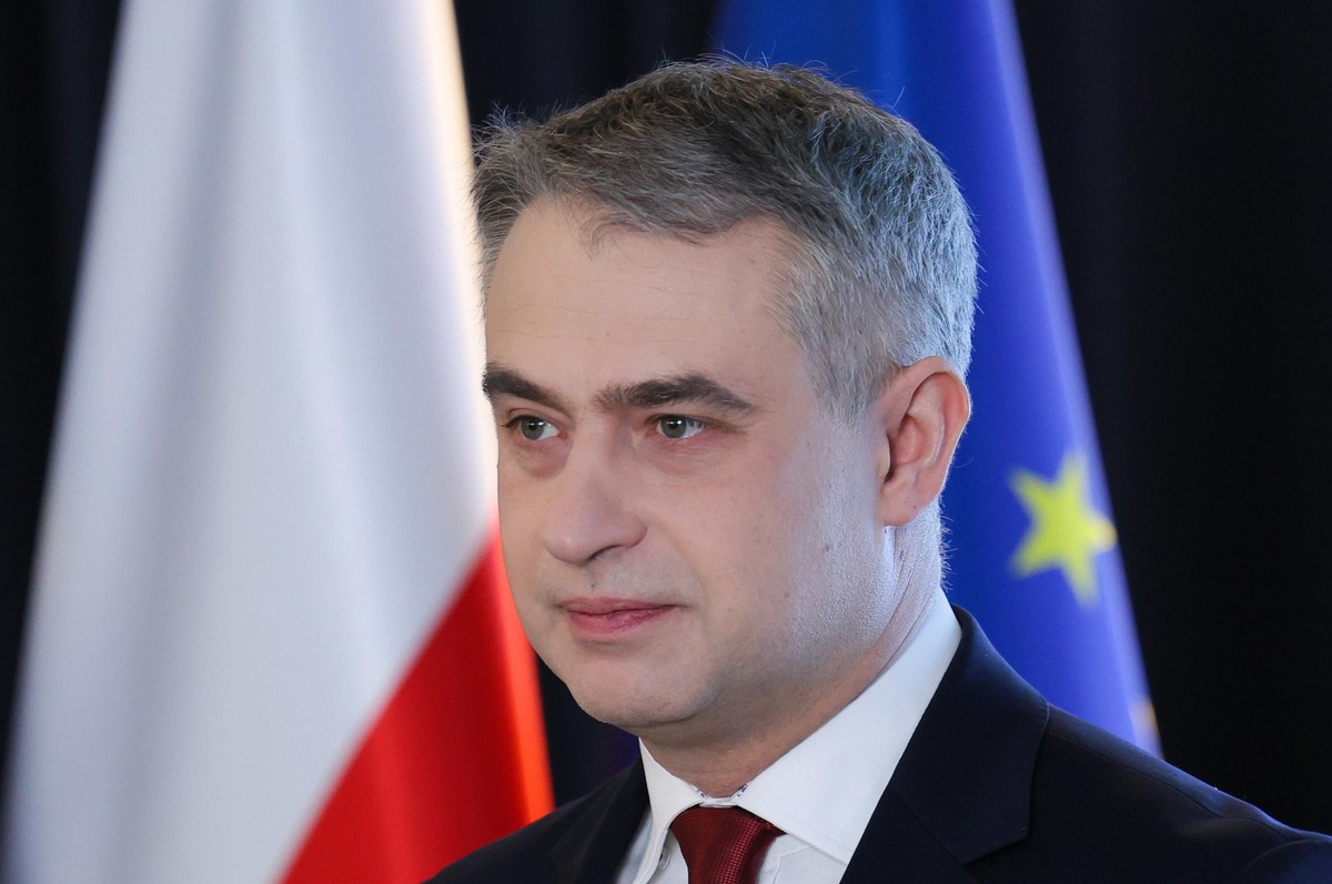 Warszawa, 17.01.2024. Wicepremier, minister cyfryzacji Krzysztof Gawkowski podczas konferencji prasowej nt. "Projekt 116SOS.PL. Podsumowanie 2023 r.", 17 bm. w siedzibie Ministerstwa Cyfryzacji w Warszawie. (ps/doro) PAP/Paweł Supernak