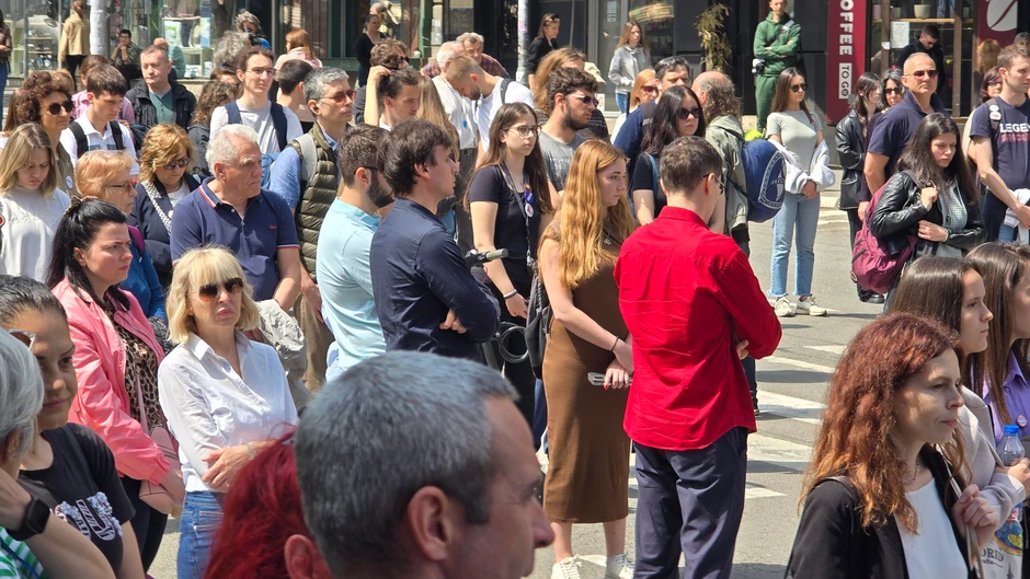 16 minuta ćutanja ispred RTS