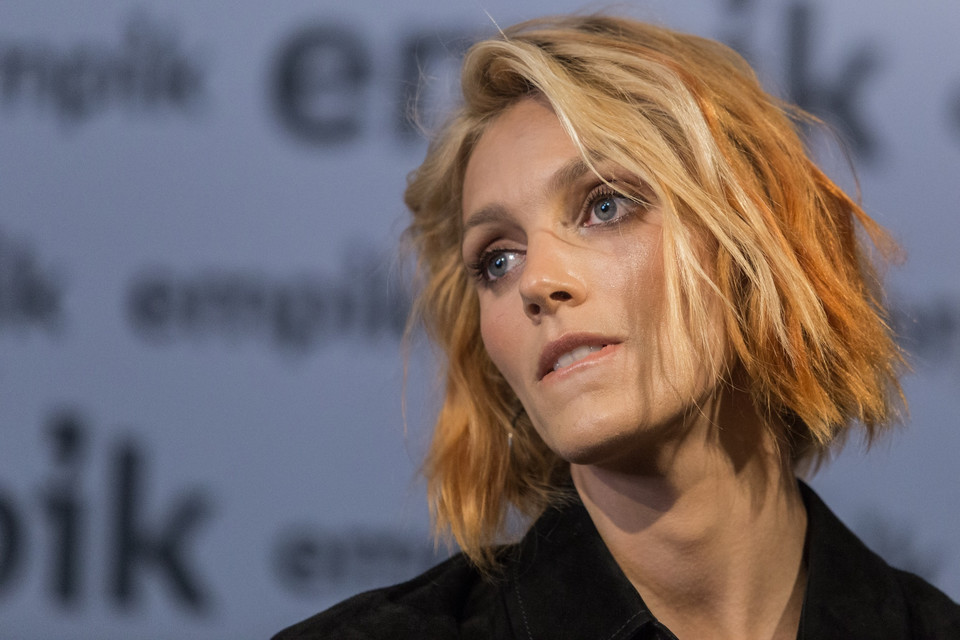 Zmęczona, ale wciąż piękna Anja Rubik promuje swoją książkę