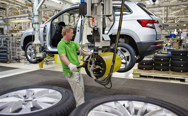 Zarabiają 7 tys. zł. Teraz Skoda da 1000 zł podwyżek i 11 tys. zł premii